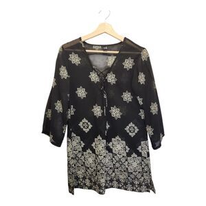 Black & White Semi Sheer 3/4 Sleeve V-Neck Lace Up Tunic Size Small